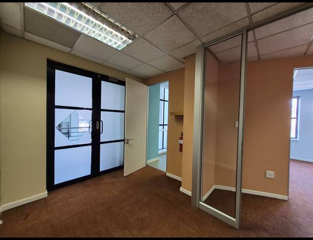 1,276M² OFFICE TO LET IN SANDTON CENTRAL